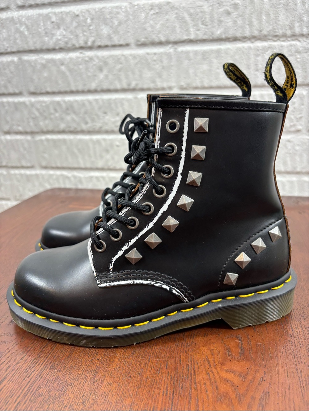 Dr. Martens 1460 Stud Lace-Up Boots Black Leather Punk Studded Womens 5 - Picture 2 of 11